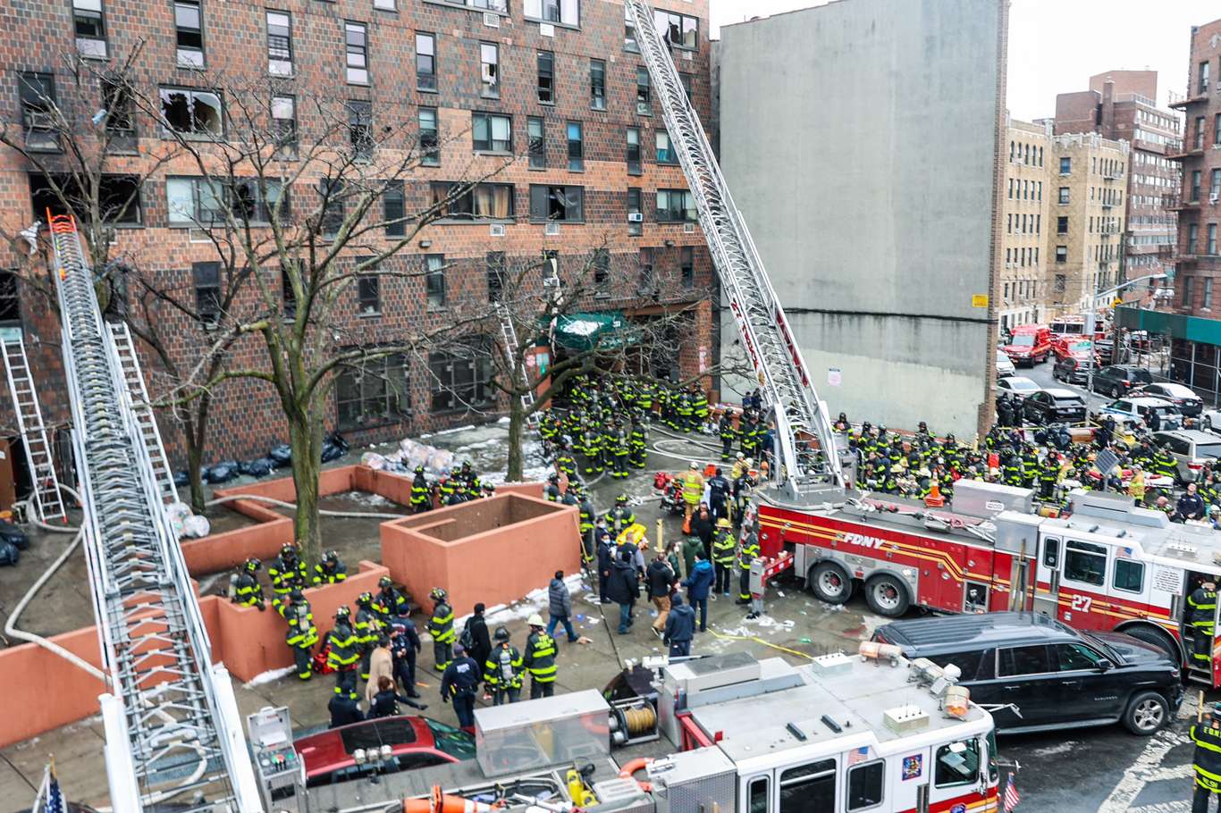 ABD'de bina yangını: 19 ölü 63 yaralı